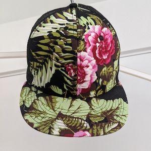 🟡 3/$10 Floral trucker hat